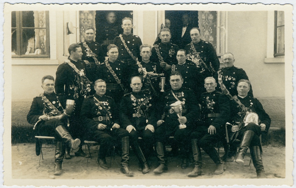 Tartu VTÜ ronijate jaoskonna III rühm suvepeol