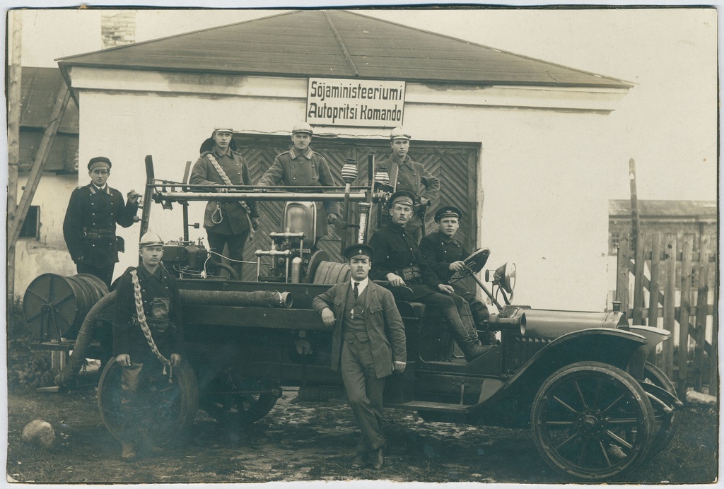 Sõjaministeeriumi tuletõrjekomando tuletõrjeautol