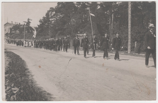 Nõmme VTÜ aastapäeva rongkäik