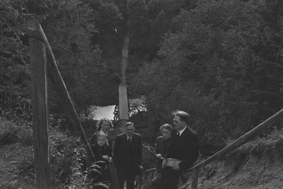 Elo Kurvits, Selma Kurvits, Peeter Kurvits, Elo Tuglas, Friedebert Tuglas Vastseliinas, 1938  similar photo