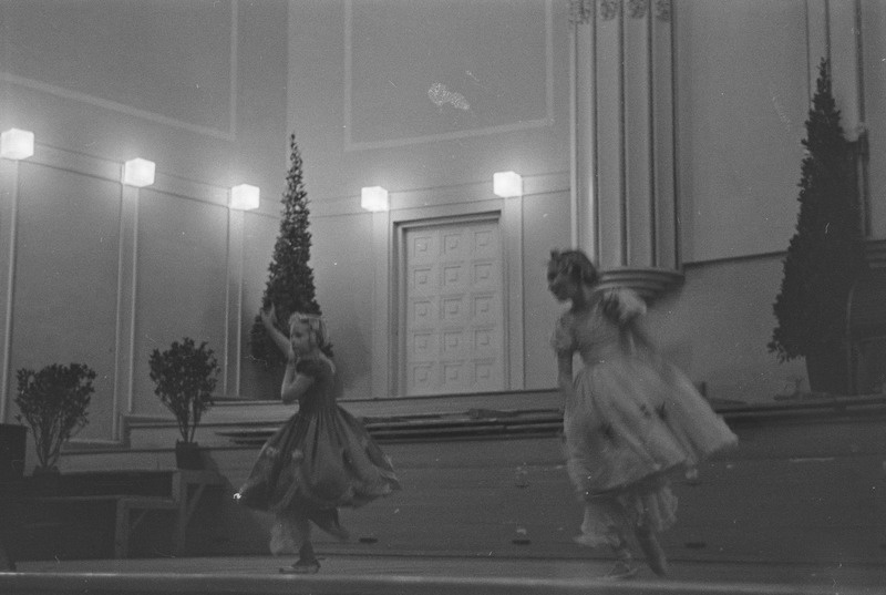 Elo Kurvits lapsena esinemas