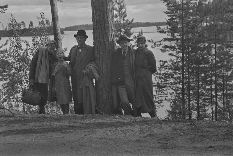 Elo Tuglas, Elo Kurvits, Friedebert Tuglas, Peeter Kurvits ja Selma Kurvits Soomes Kangasalal, 1938