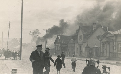 Photo postcard. Fire in Petseris on May 24, 1939. (in front plan Printing House Star Petser Department).  duplicate photo
