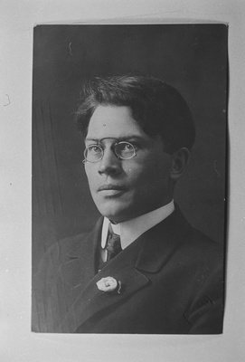 Friedebert Tuglas, 1917  duplicate photo