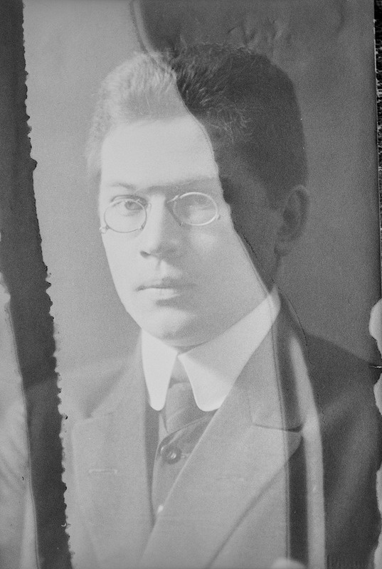 Friedebert Tuglas, umbes 1920