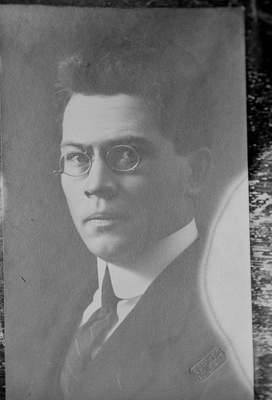 Friedebert Tuglas, umbes 1920  duplicate photo