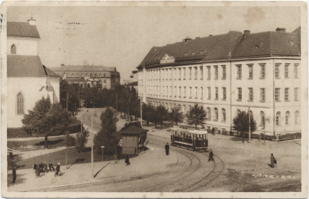 Tallinn : Commercial Gymnasium