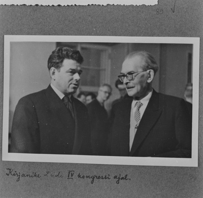 Kirjanike Liidu IV kongressi ajal. Friedebert Tuglas, Aadu Hint  duplicate photo