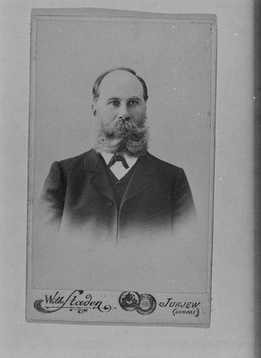 Friedebert Tuglase isa Jüri Mihkelson  duplicate photo