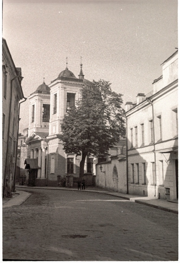 Tallinn, Vene tänav Püha Nikolai kirikuga.