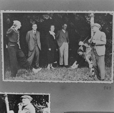 Vääna-Jõesuus, Vahtra talu õues, august 1938  duplicate photo