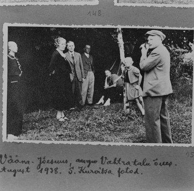 Vääna-Jõesuus, Vahtra talu õues, august 1938  duplicate photo