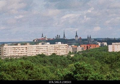 Vaade Lasnamäe linnaosale teletornist.  similar photo