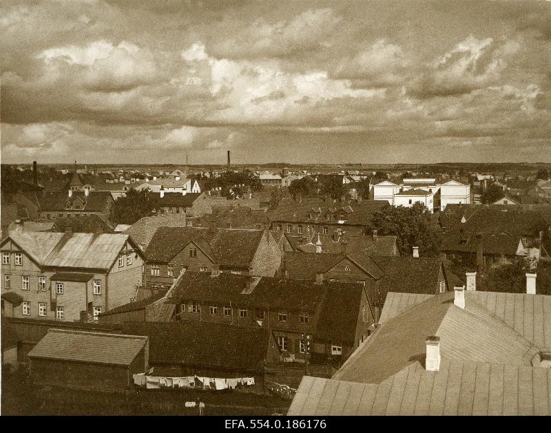 Vaade Viljandile raekoja tornist.