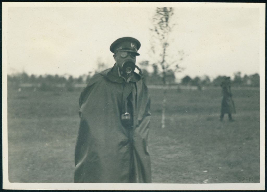 Tuletõrje ja õhukaitse manöövrid hipodroomil, politseinikud gaasihäire ajal