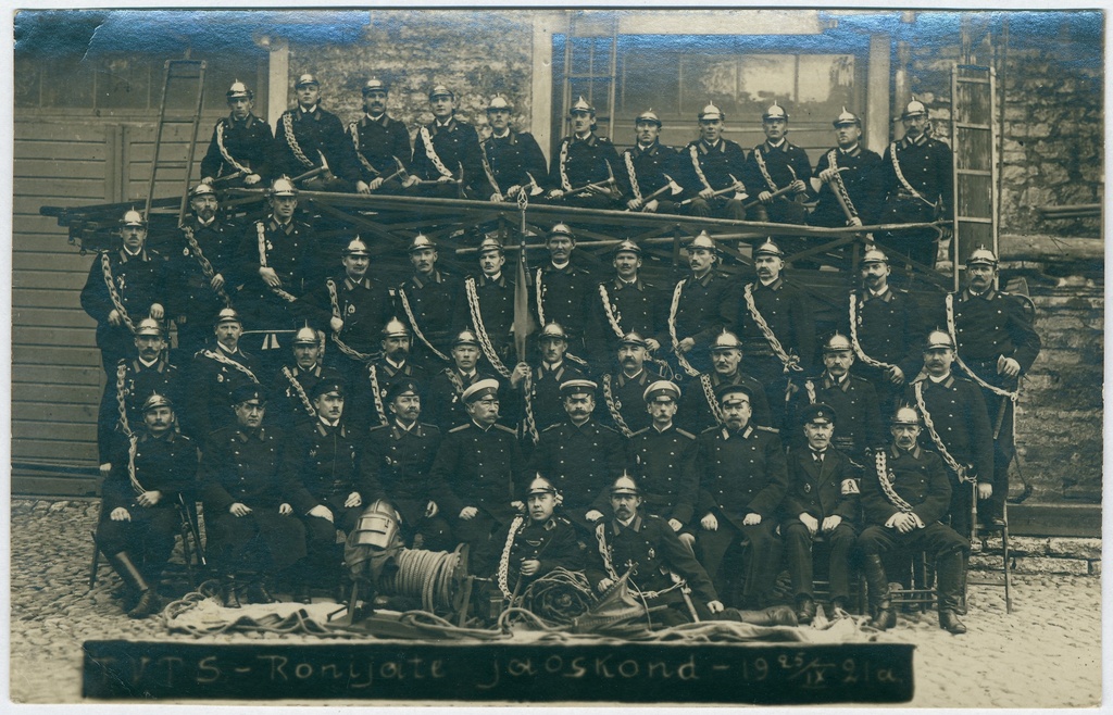 Tallinna VTS ronijate jaoskond koos tuletõrjeinventariga