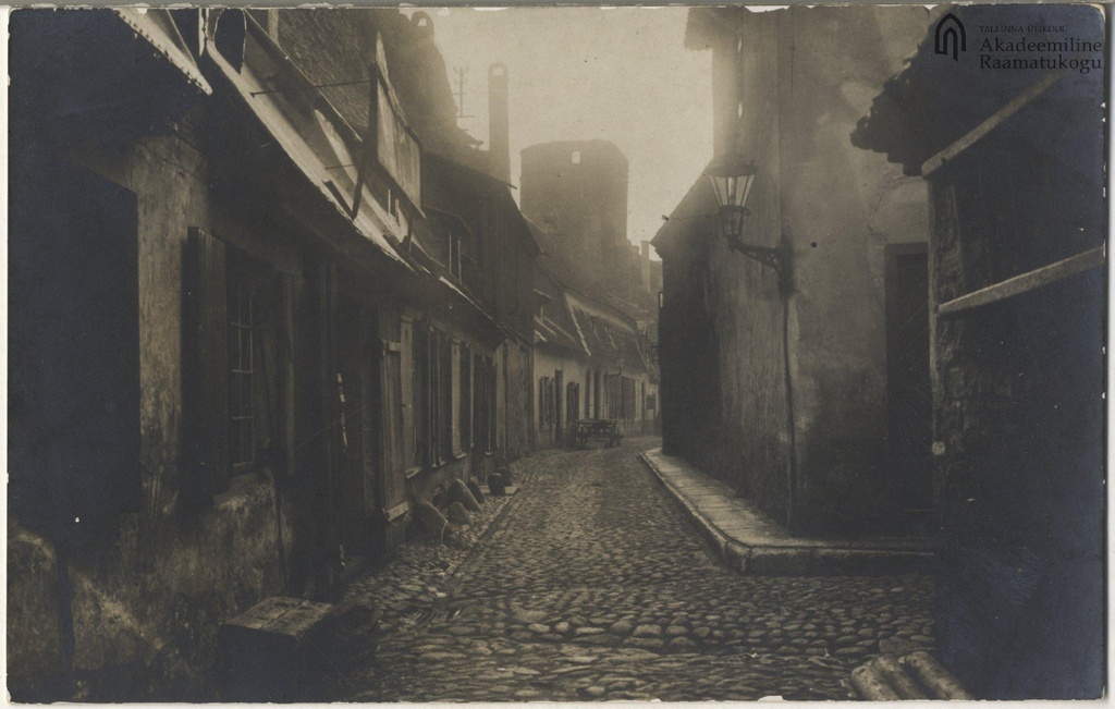 Walls between street