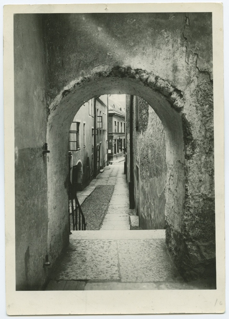 Tallinn, Trepi Street, "Nõelasilm", view to Harju Street.