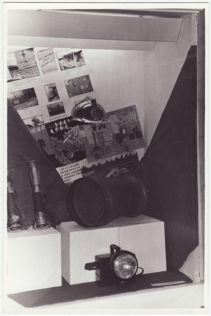 Tuletõrjeteemaline näitus Tartu Linnamuuseumis: tuletõrjevahendeid, 1984.a.