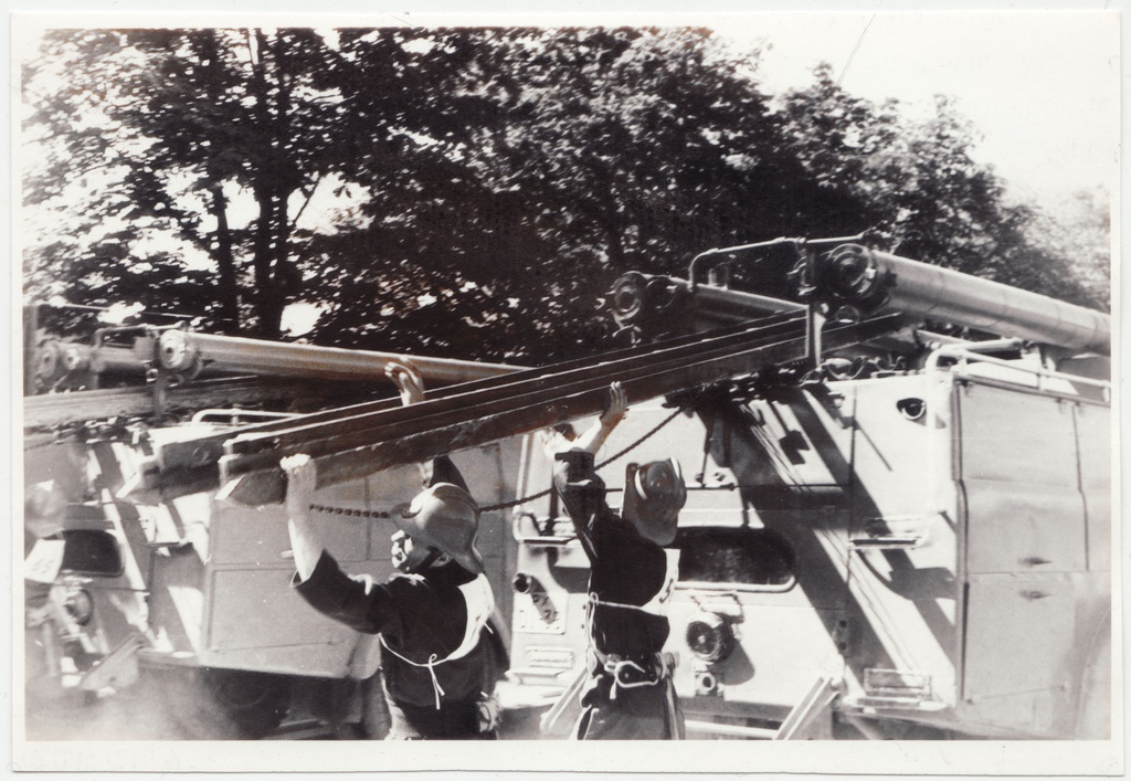 Balti liiduvabariikide II-tuletõrjevõistlused: tõmberedeli võtmine autolt, 1962.a.