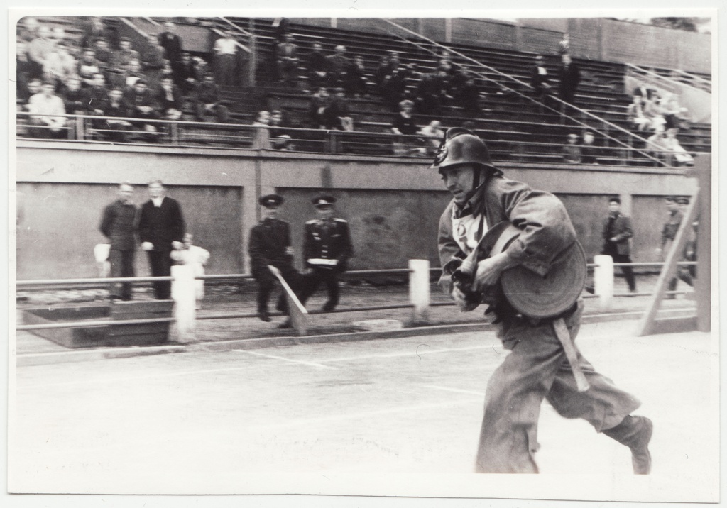 Balti liiduvabariikide II-tuletõrjevõistlused: takistusriba ületamas, 1962.a.