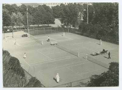 Tallinn, tennis court at the corner of the Kaarli puiestee and the Grand-Roosikrantsi street.  duplicate photo