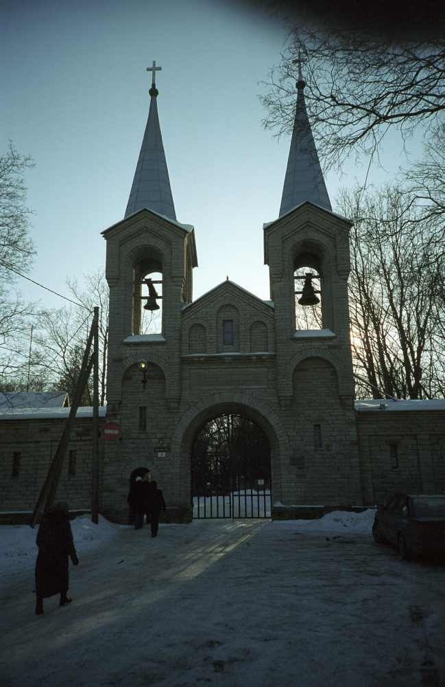 Tallinn Siselinna Vana-Kaarli cemetery gate (1893)