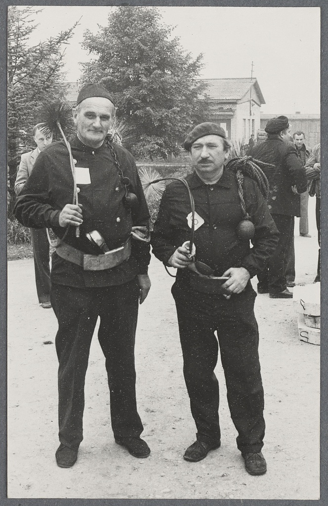 O.Vares ja K.Ruus I korstnapühkijate kutsemeisterlikkuse võistlusel, 1981.a.