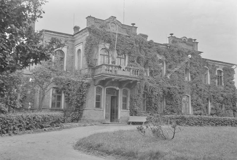 Kunda. Endine vabriku direktori maja, milles asub lasteaed