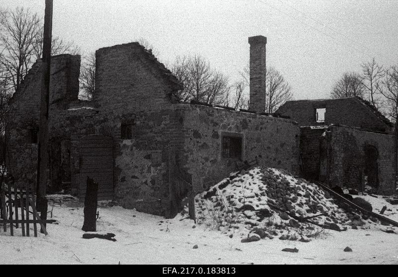 Paala jahuveski sepikoja varemed.