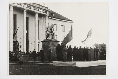 Vladimir I. Lenini mälestussamba avamine 5. nov. 1949, Tartu  similar photo