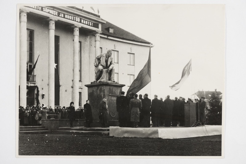 Vladimir I. Lenini mälestussamba avamine 5. nov. 1949, Tartu