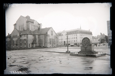 A memorial of 16 October 1905 on the back square of the Estonian Theatre.  similar photo