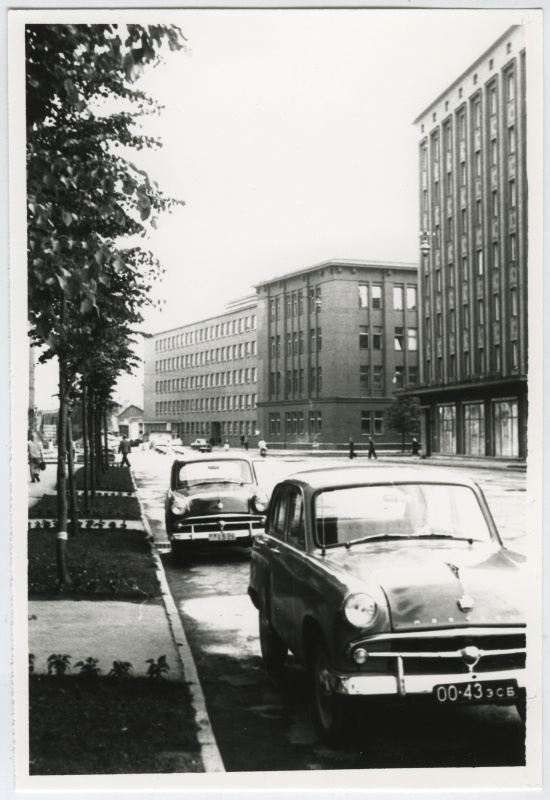 Kingissepa (Liivalaia) Street, view of Narva mnt.