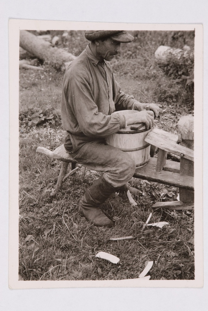 Uurde ajamine uurekannikaga - Johannes Väli, 17.VII 47. Avinurme v, Vadi k, Suurevälja t