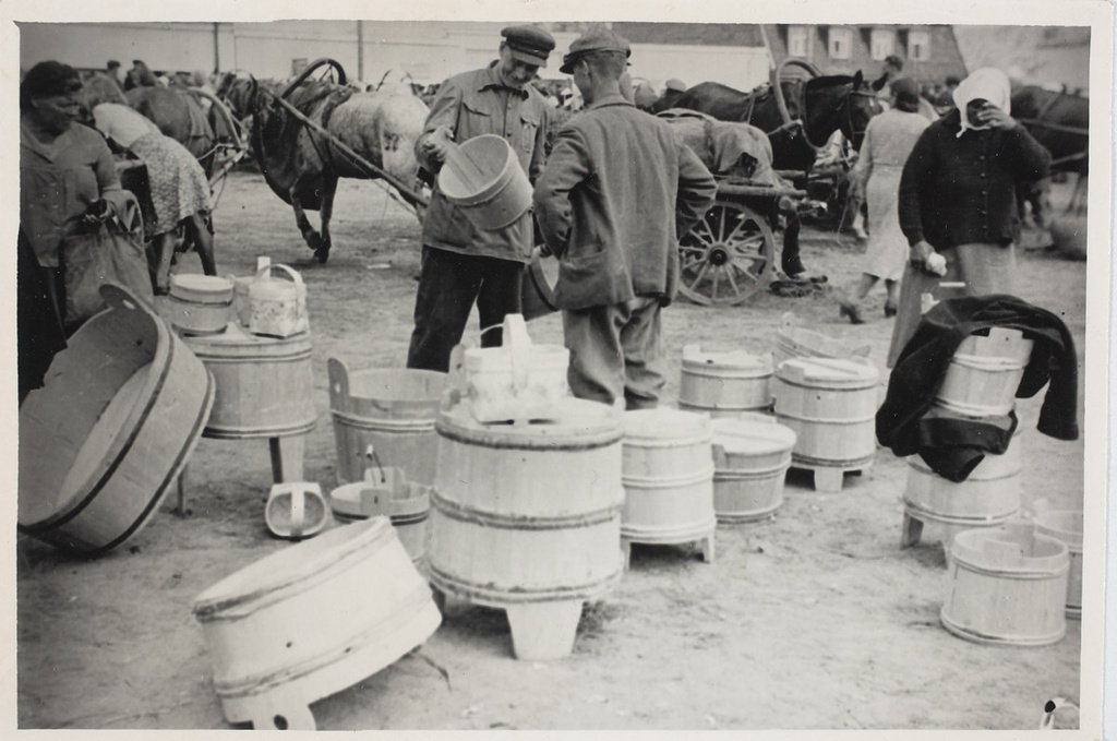 Puunõude müük Tartu laadal, 1947