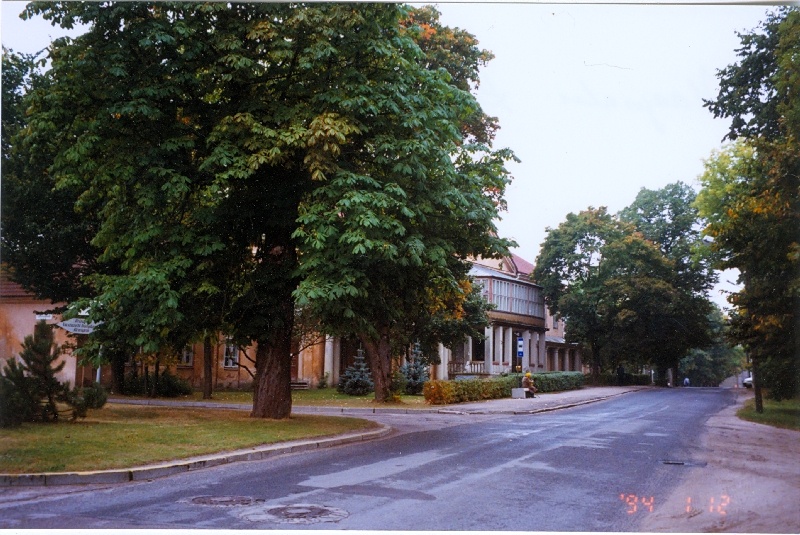 Värvifoto. Haapsalu. De la Gardie loss. 1994. Foto: L. Tarang. Käsikirjas HM 9083:39.