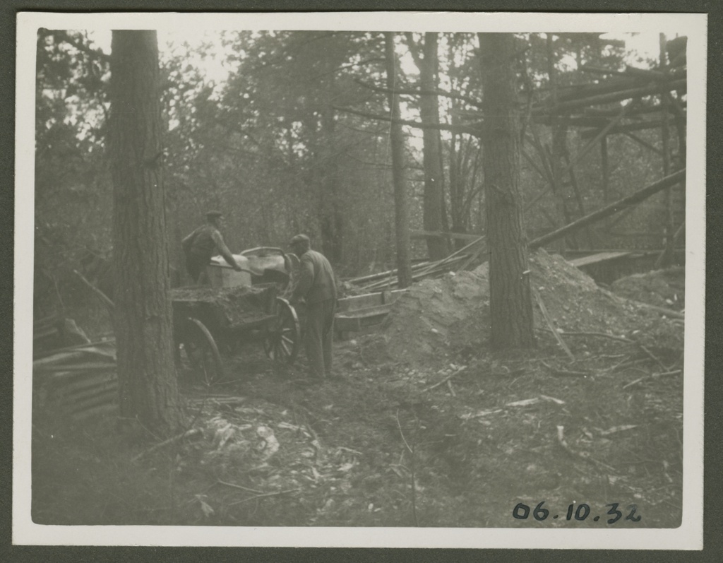 Construction of the upper fire tower of Paralepa