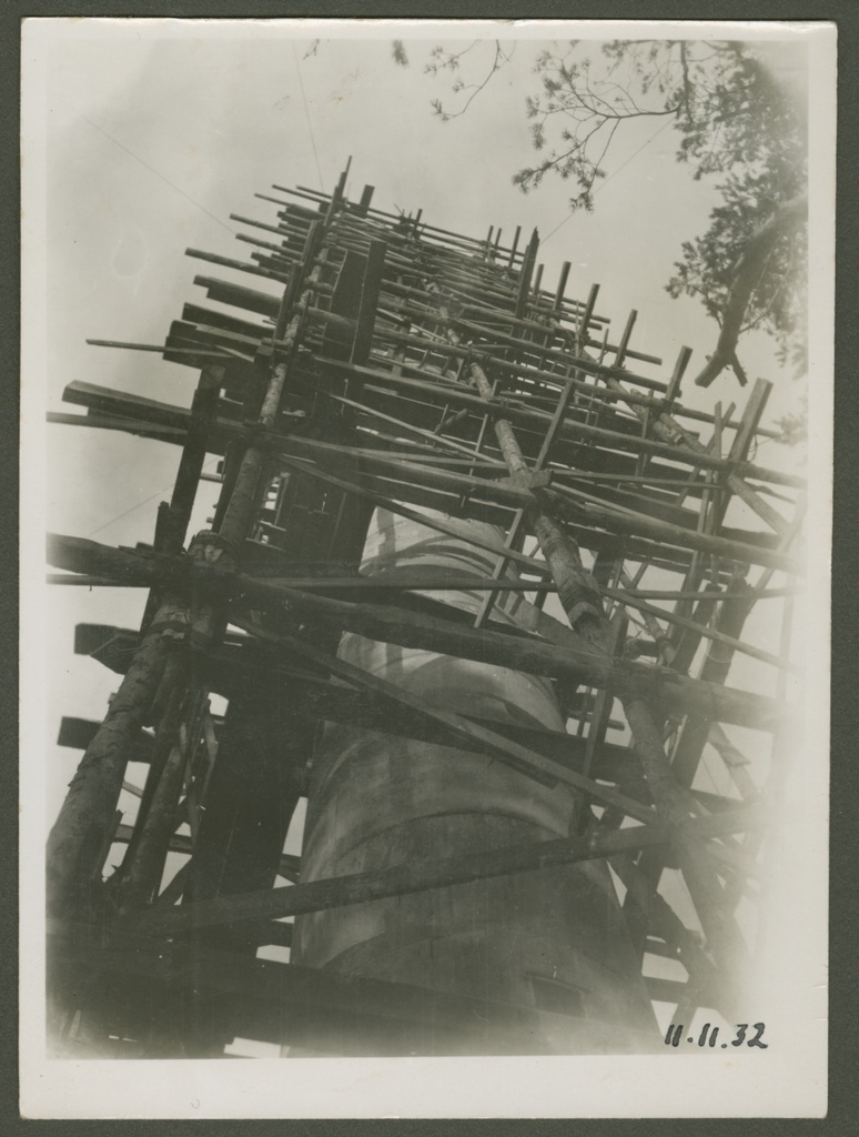 Construction of the upper fire tower of Paralepa
