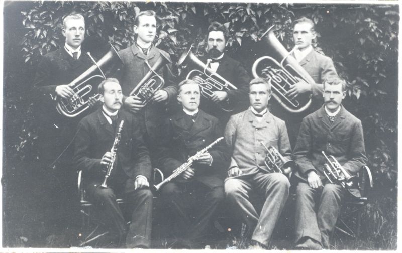 Foto. Vigala Muusika Seltsi pasunakoor. Koori juhataja Madis Sume. Foto 1904.