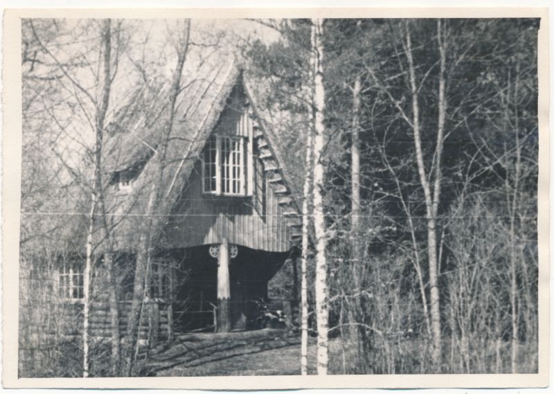 Foto. A.Laikmaa majamuuseum Taeblas. Vaade nn suvemajale pargis 1964. Foto: R.Kalk.