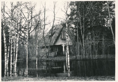 Foto. A. Laikmaa majamuuseum Taeblas. Vaade suvemajale pargis 1966. a.  kevadel. Foto: R. Kalk  duplicate photo