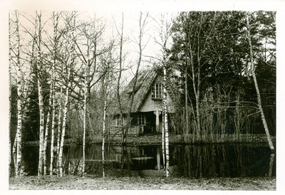 Foto. A.Laikmaa majamuuseumi suvemajake kevadel 1966. a.  duplicate photo