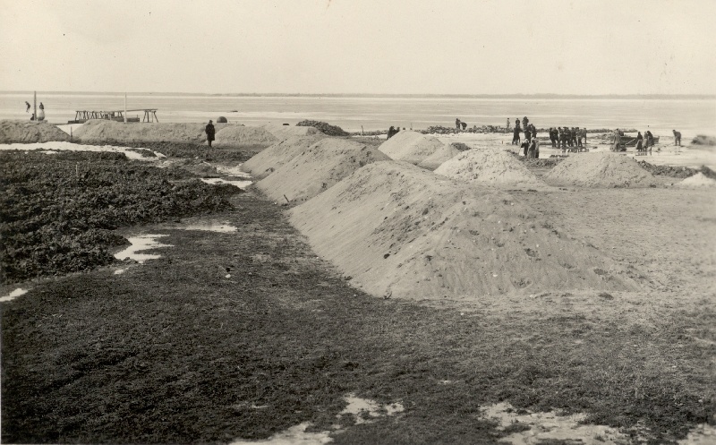 Foto. Haapsalu Aafrika supelranna talvised hooldustööd. 1931/32. Linnavalitsuse album.