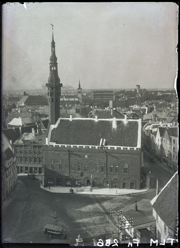 Tallinn, Raekoda, vaade kirdest maja katuselt.