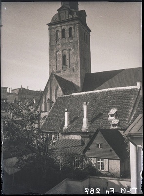 Tallinn, Niguliste kirik, vaade lõunast.  similar photo