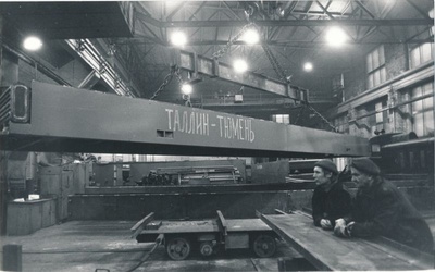 Foto. J. Lauristini nimelises Tallinna Masinatehases toodetakse õhkjahuteid, mis on ette nähtud Lääne-Siberi gaasimagistraalide kompressorijaamade jaoks. 1982.  duplicate photo