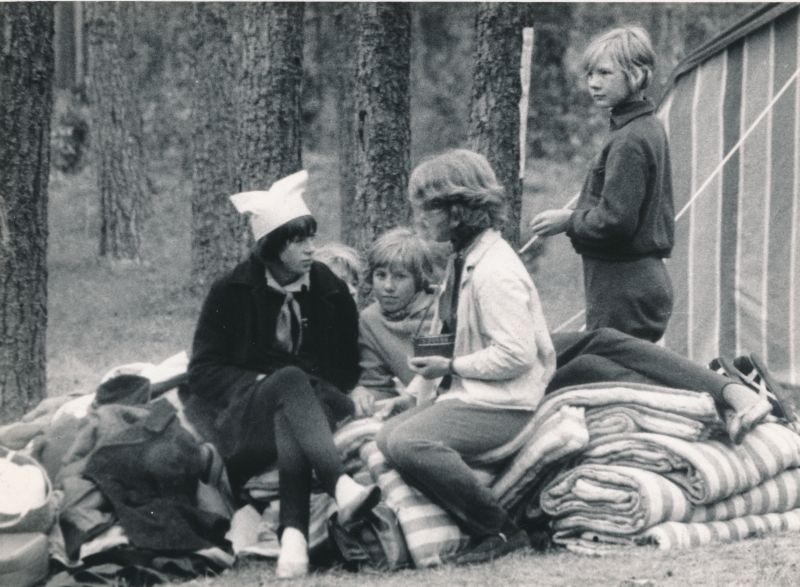 Foto. Haapsalu rajooni pioneeride laager Paralepas 13.-14.juuni 1967.a. Kullamaa pioneerid.
Foto: Ilmarine Möldri.