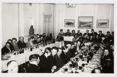 EMi juubelisessiooni lõpuks korraldatud koosviibimine TRÜ kohvikus  similar photo