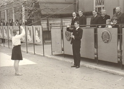 foto, Paide rajooni pioneeriorganisatsiooni 50. aastapäeva pidulik koondus Paides 20.05.1972.a.  similar photo